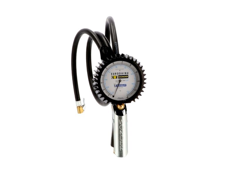 Tire inflator calibrated with 1.5 m hose 15 bar